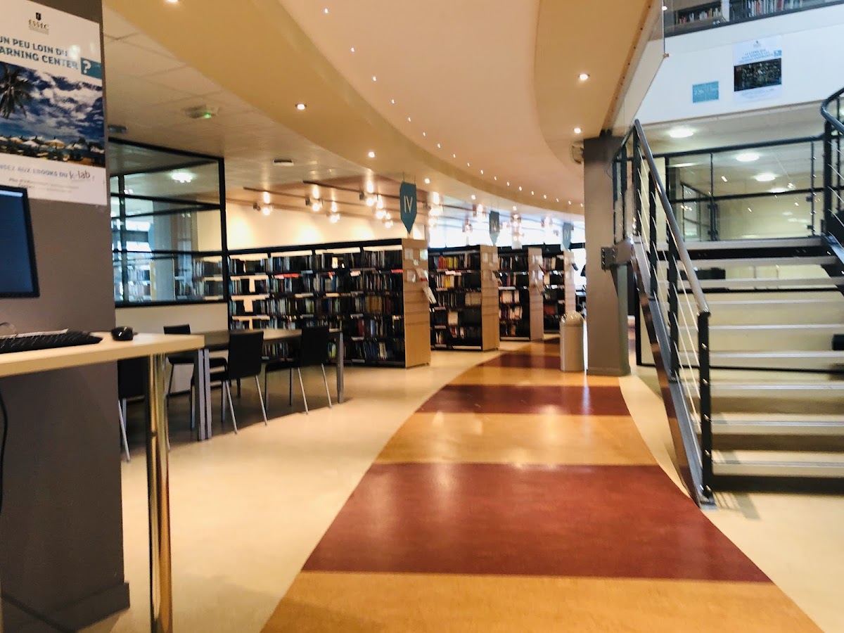 ESSEC Business School photo 4