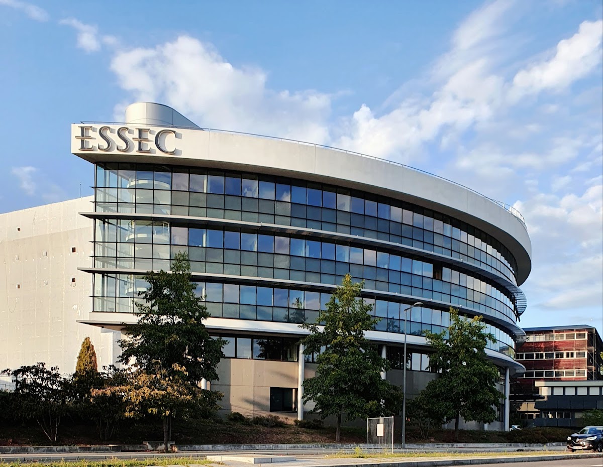 ESSEC Business School photo 8