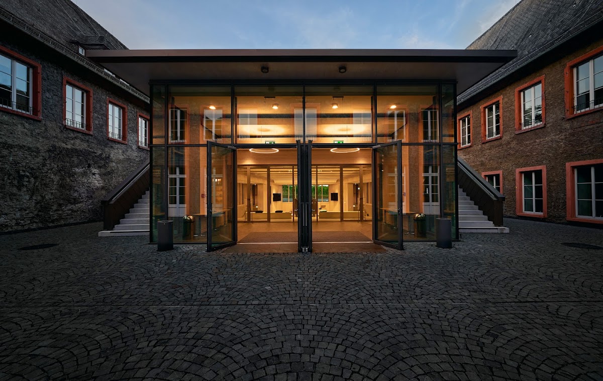 EBS Universität für Wirtschaft und Recht photo 3