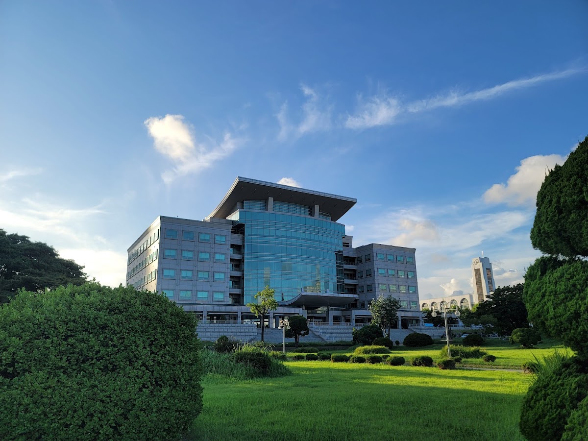 Inha University photo 3