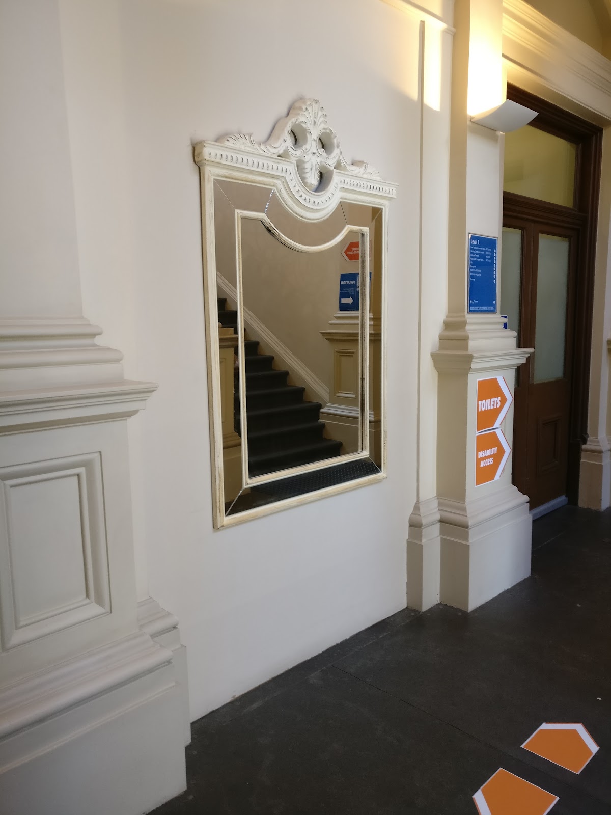 Victoria University photo 7