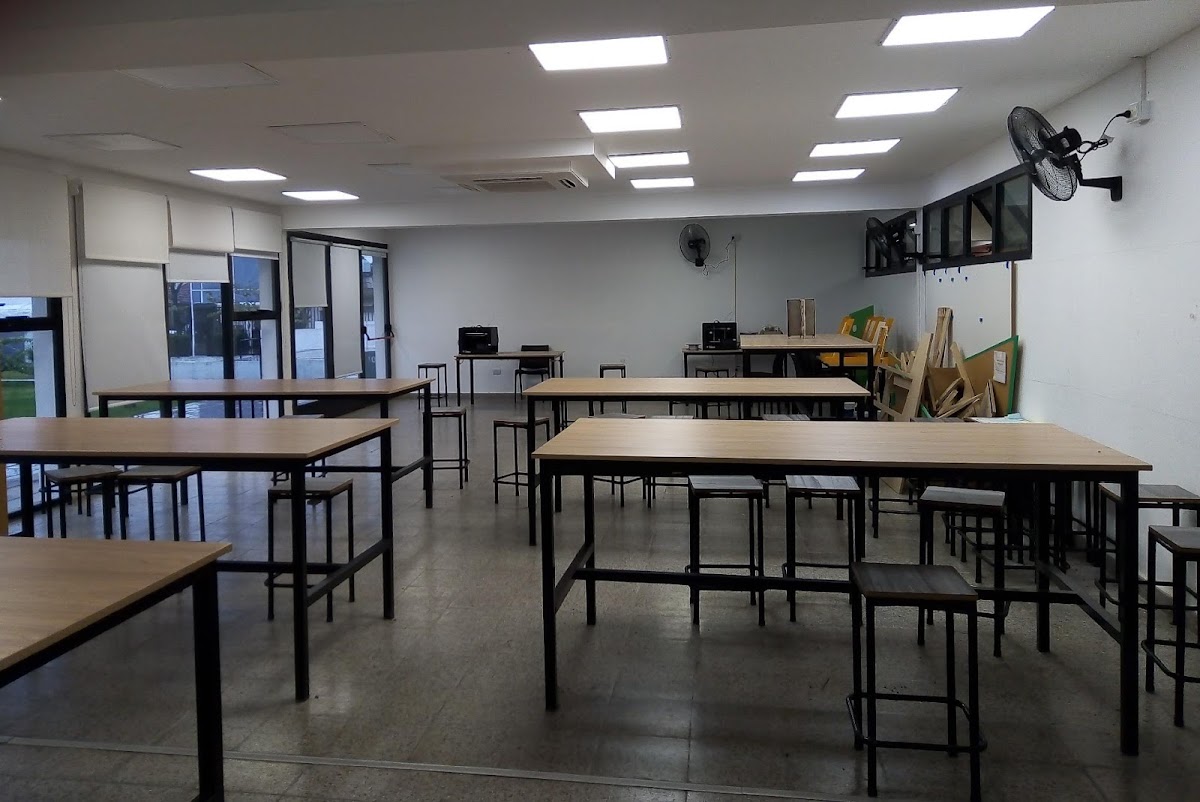 National University of Hurlingham photo 2