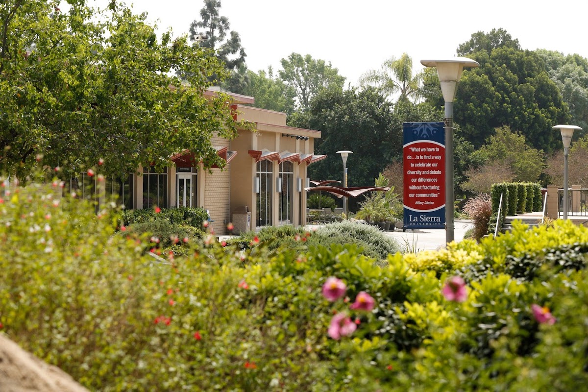 La Sierra University photo 4