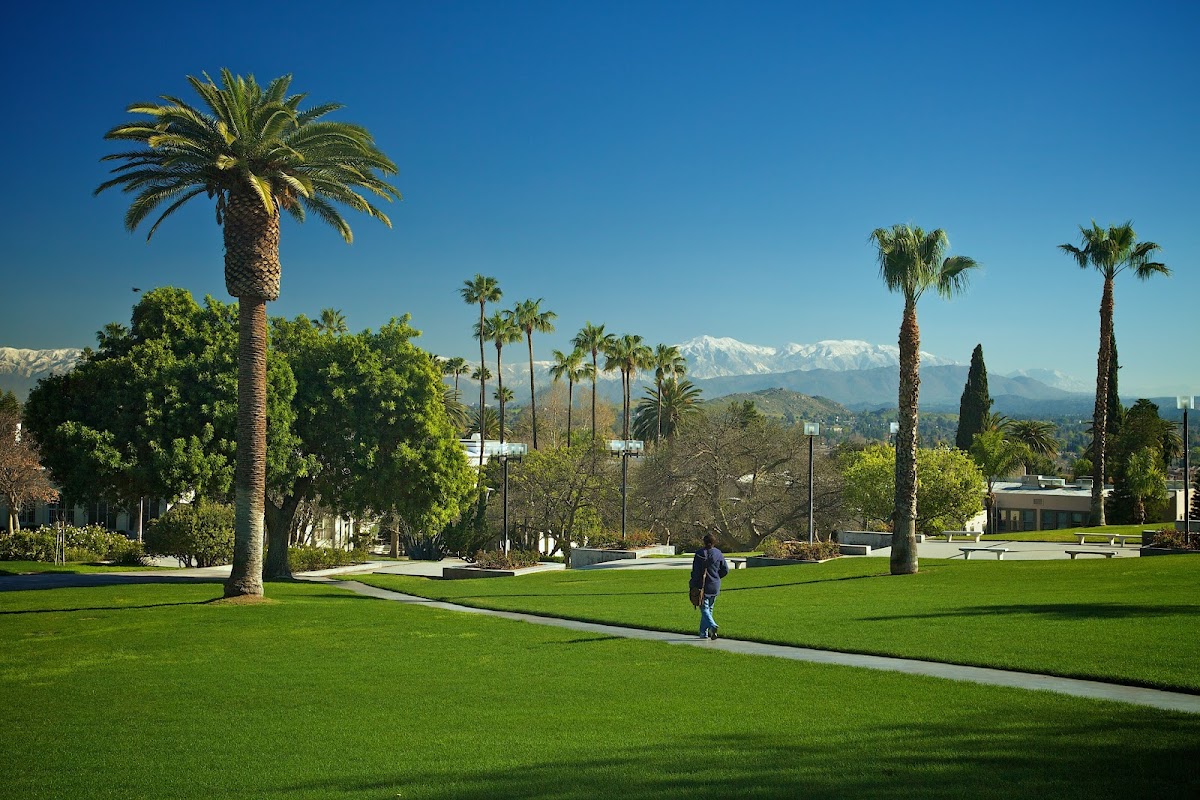 La Sierra University photo 9