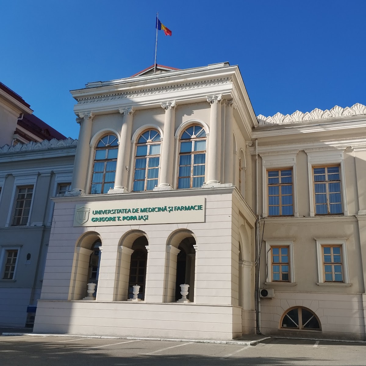 University of Medicine and Pharmacy Grigore T. Popa Iasi photo 9