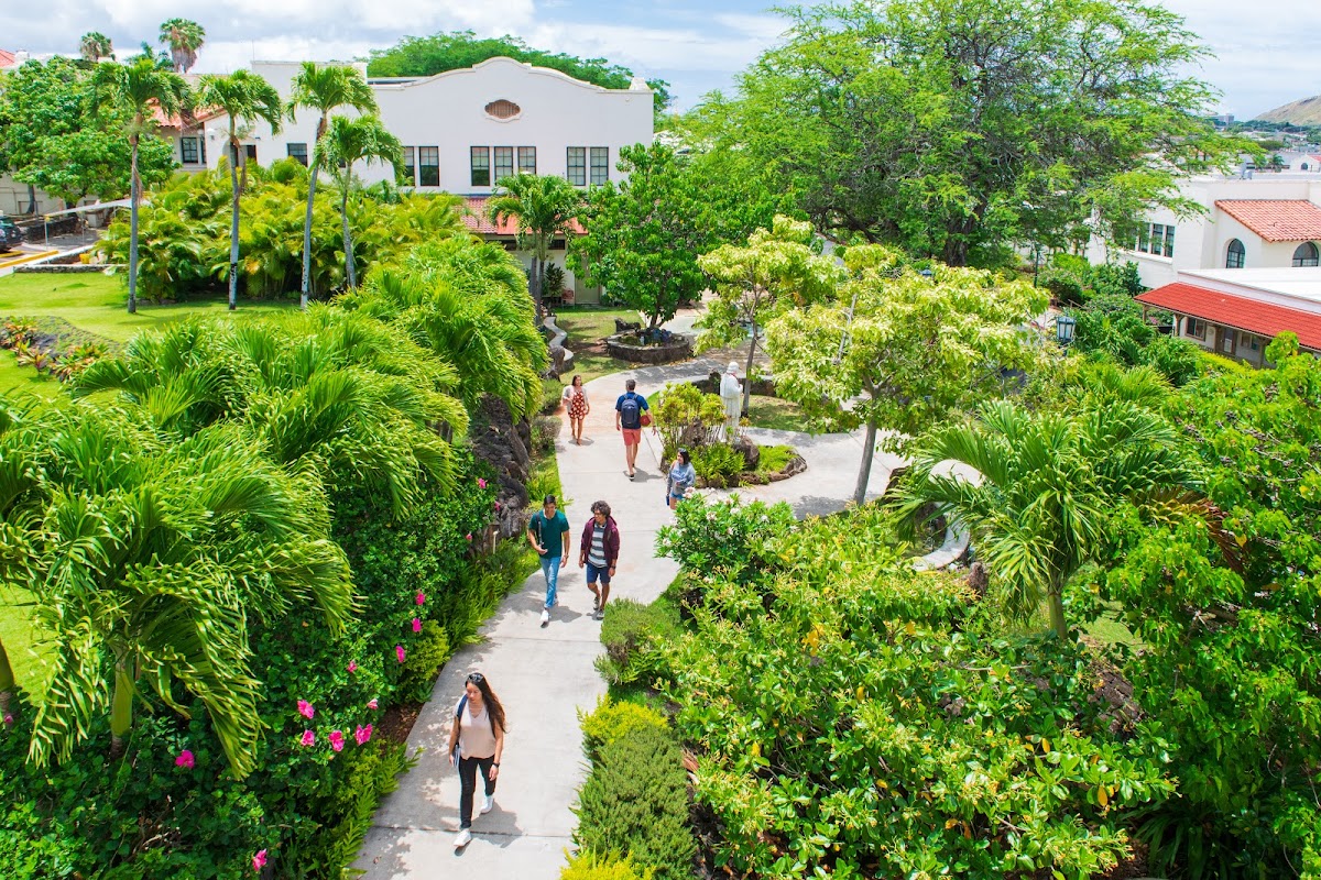 Chaminade University of Honolulu photo 3