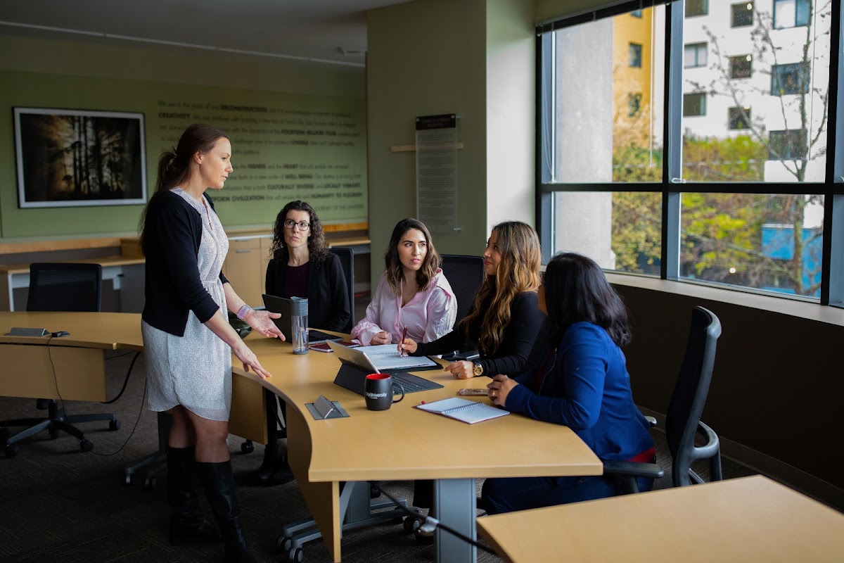 University of 3399 photo 2