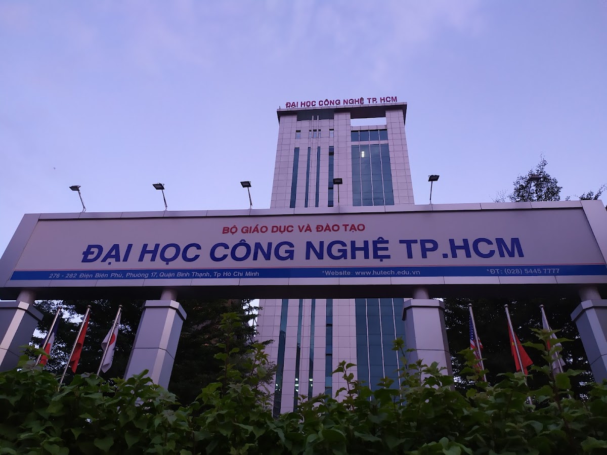 Ho Chi Minh City University of Economics and Finance photo 6