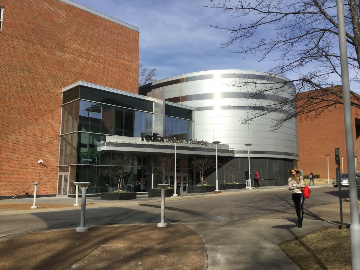 Memphis University photo 2