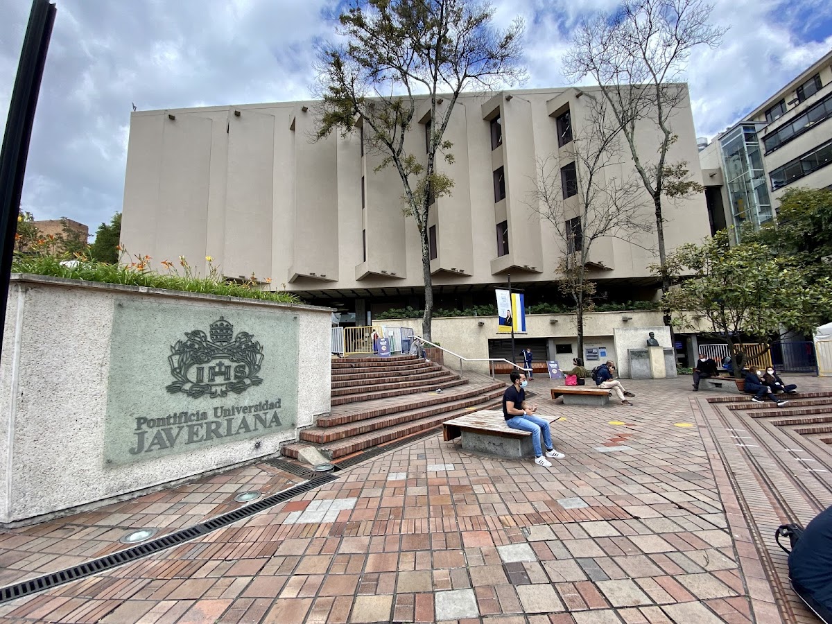Pontificia Universidad Javeriana photo 3