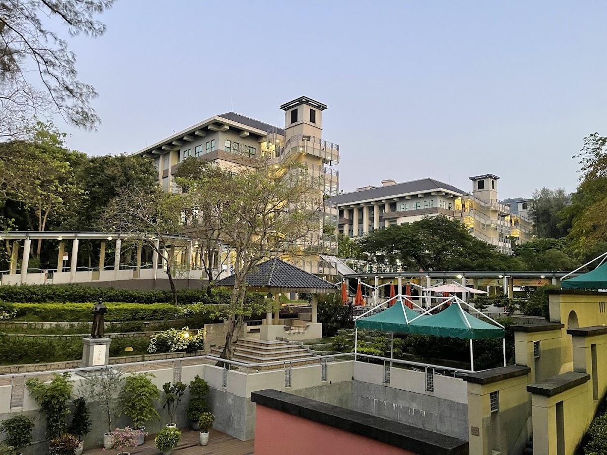 Lingnan University photo 9