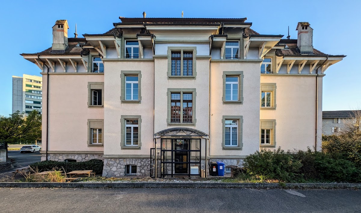 Business School Lausanne (BSL) photo 1