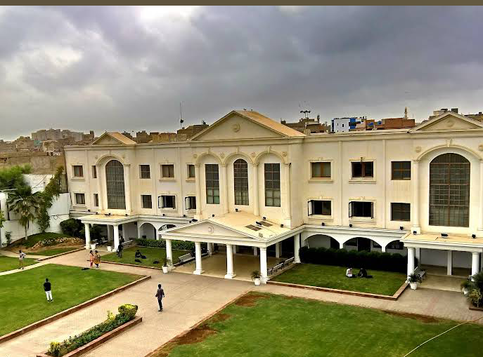 Iqra University photo 1