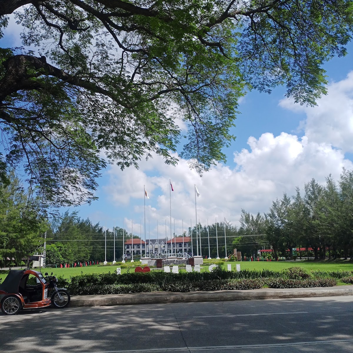 Mariano Marcos State University photo 7