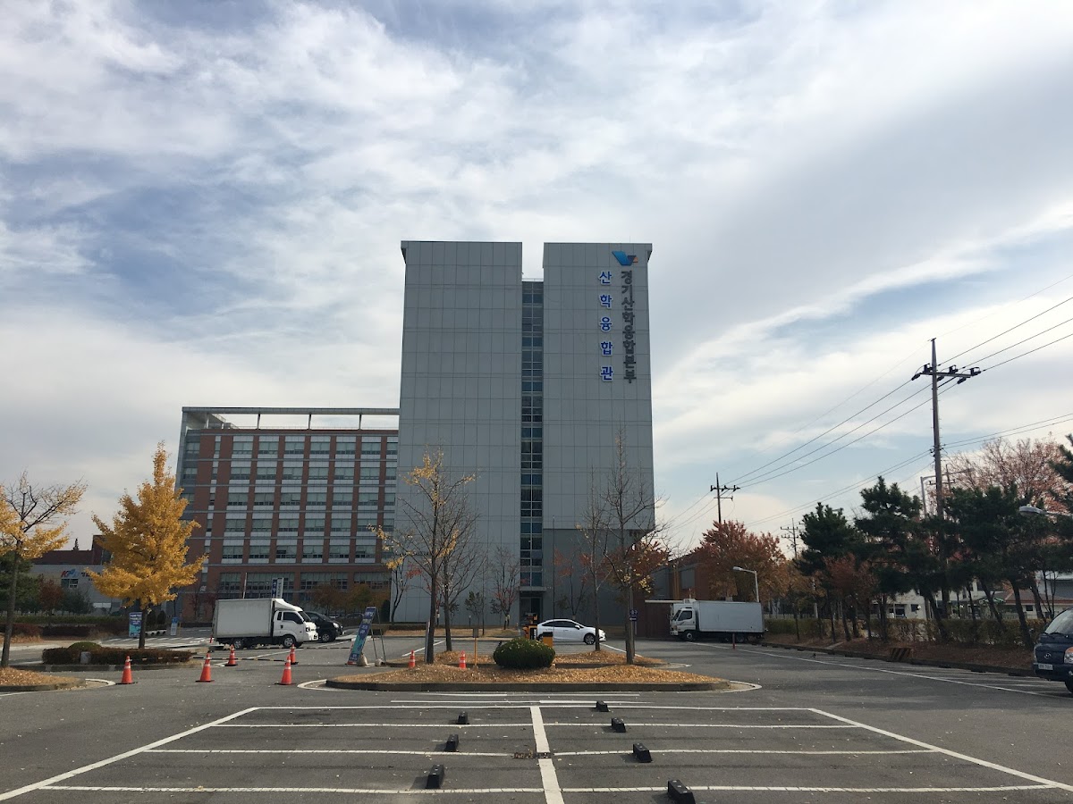 Korea Polytechnic University photo 6