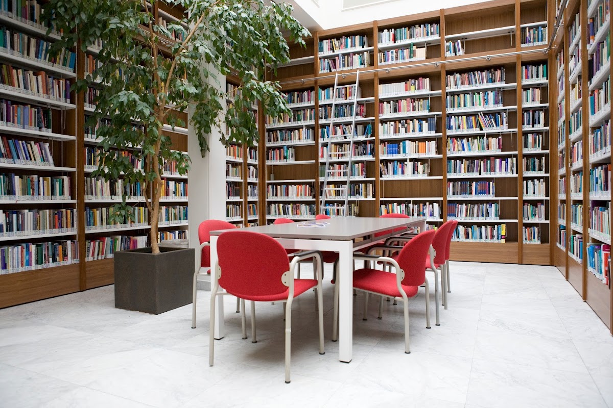 University of Humanistic Studies photo 2