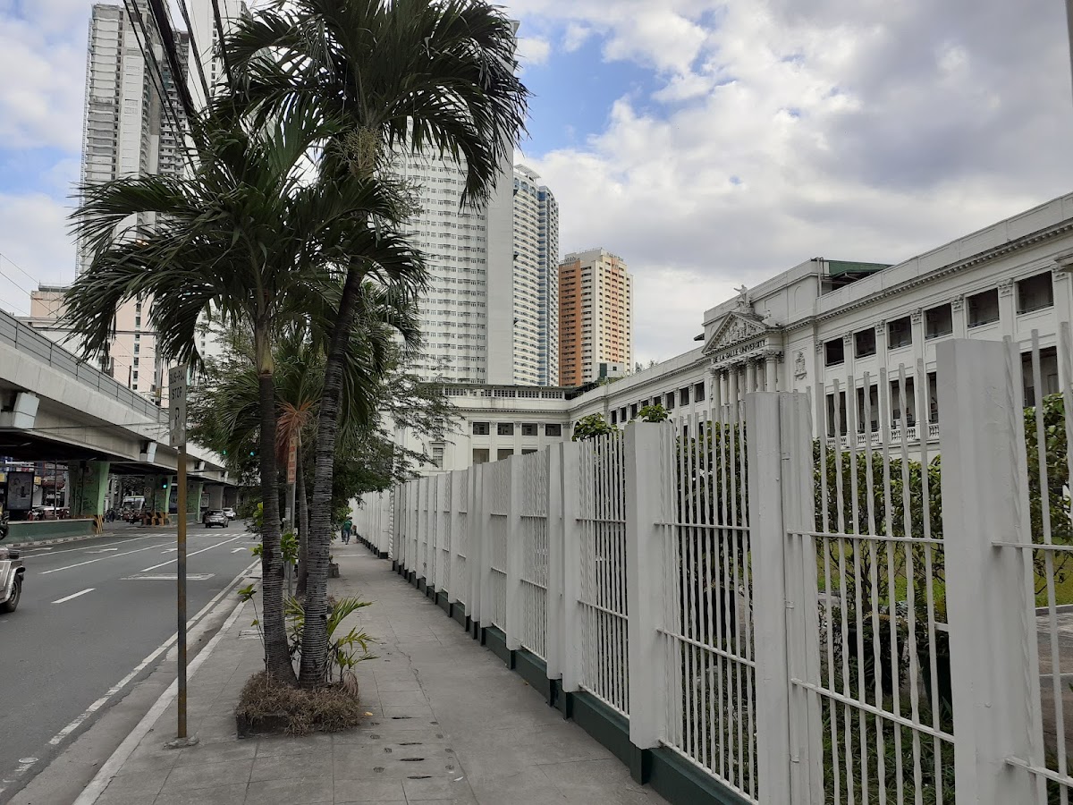 De La Salle University photo 3