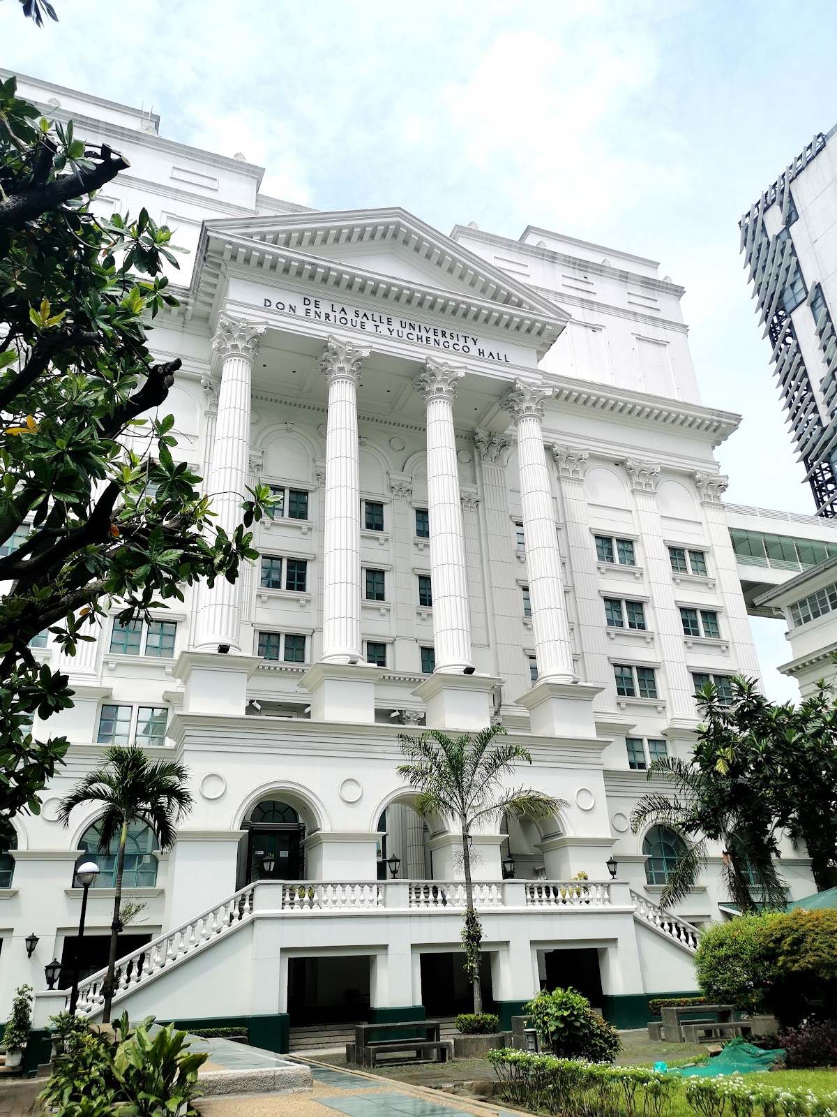 De La Salle University photo 5