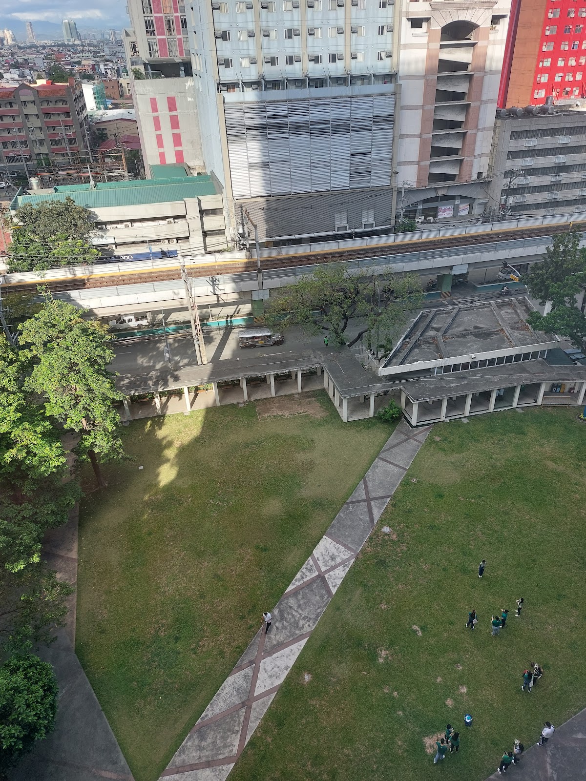 De La Salle University photo 8