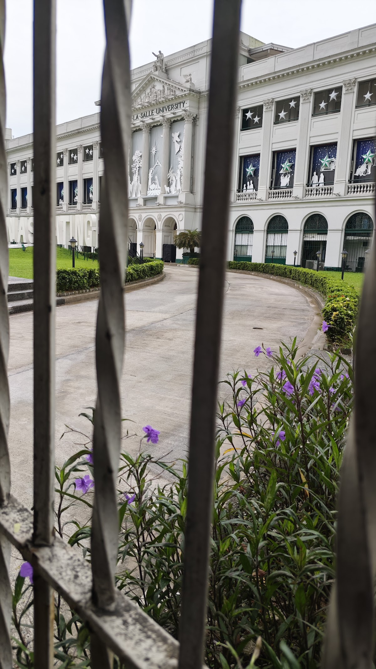 De La Salle University photo 9