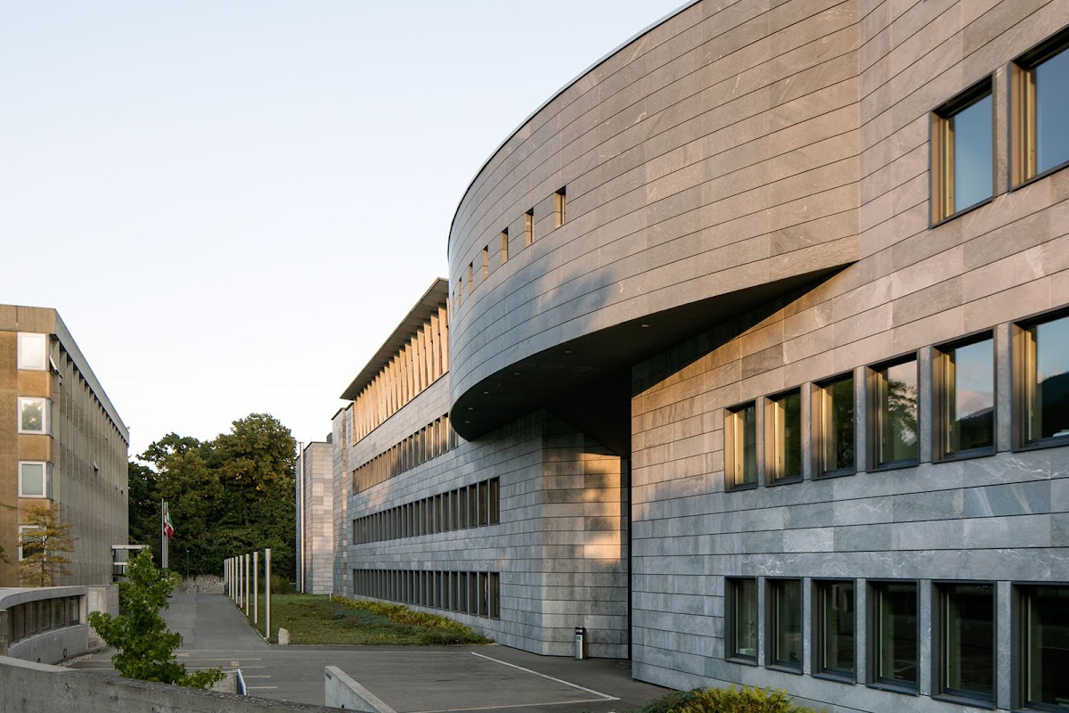 Neuchâtel University photo 3