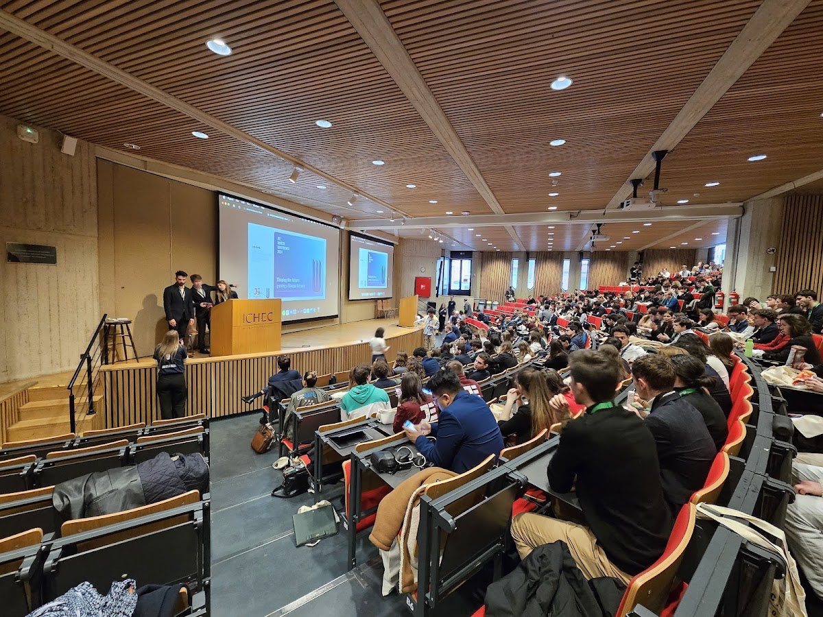 ICHEC Brussels Management School photo 2