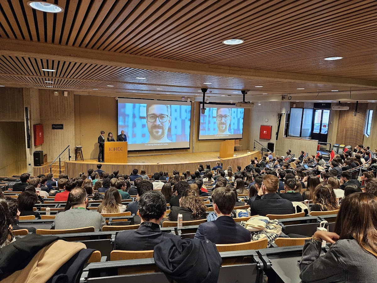 ICHEC Brussels Management School photo 3