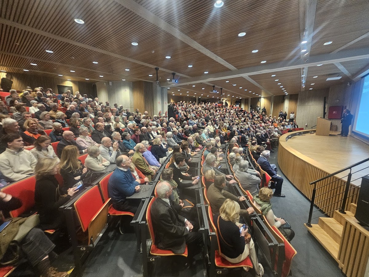 ICHEC Brussels Management School photo 4