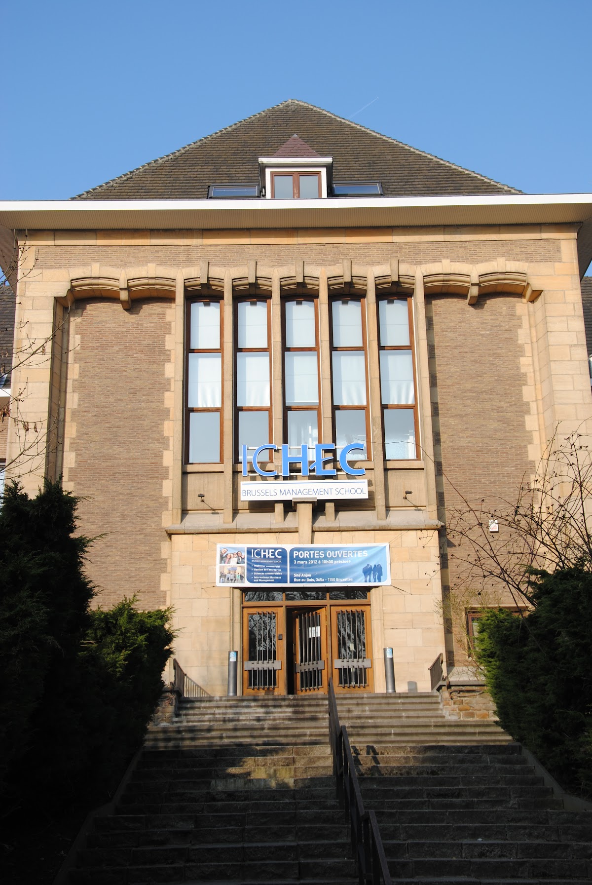 ICHEC Brussels Management School photo 9