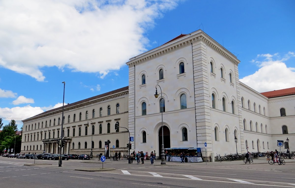 Ludwig Maximilian University of Munich photo 1