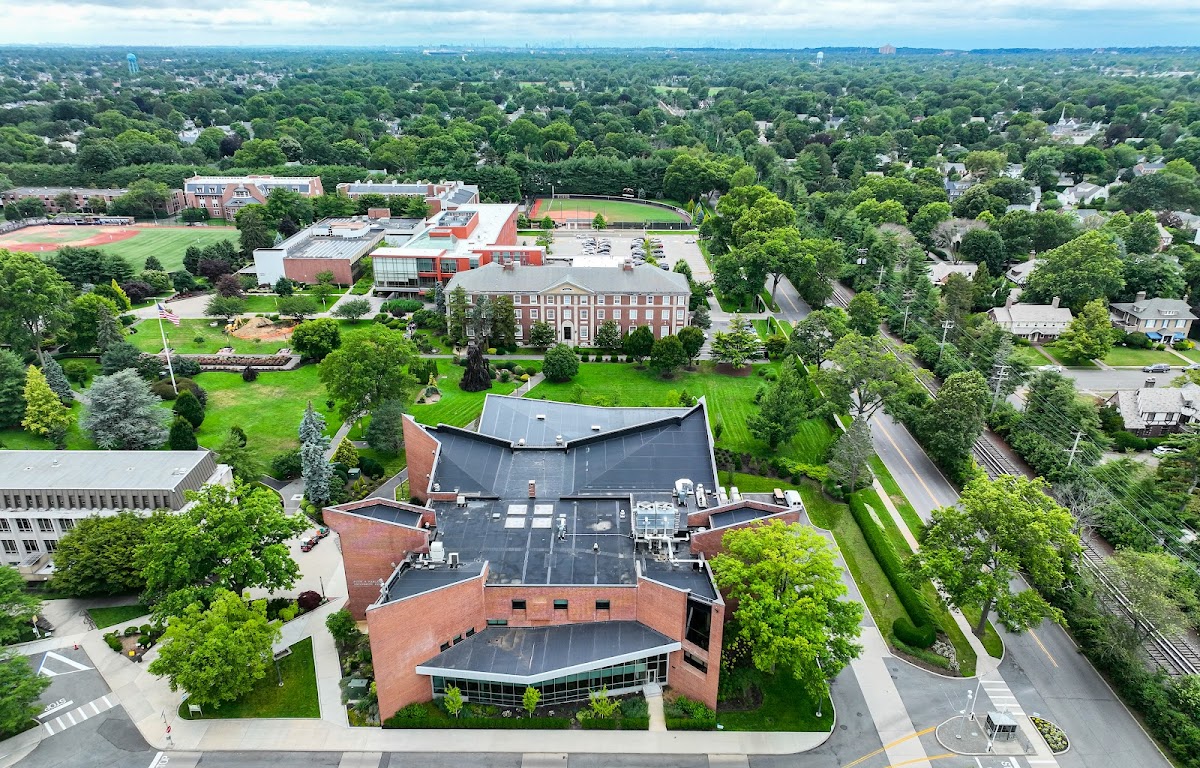 Adelphi University photo 2