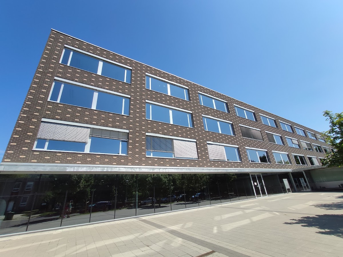 Gábor Dénes University photo 9