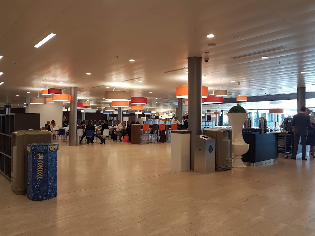 EHL Hospitality Business School photo 8