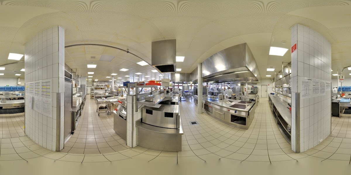 Les Roches Global Hospitality Education photo 2