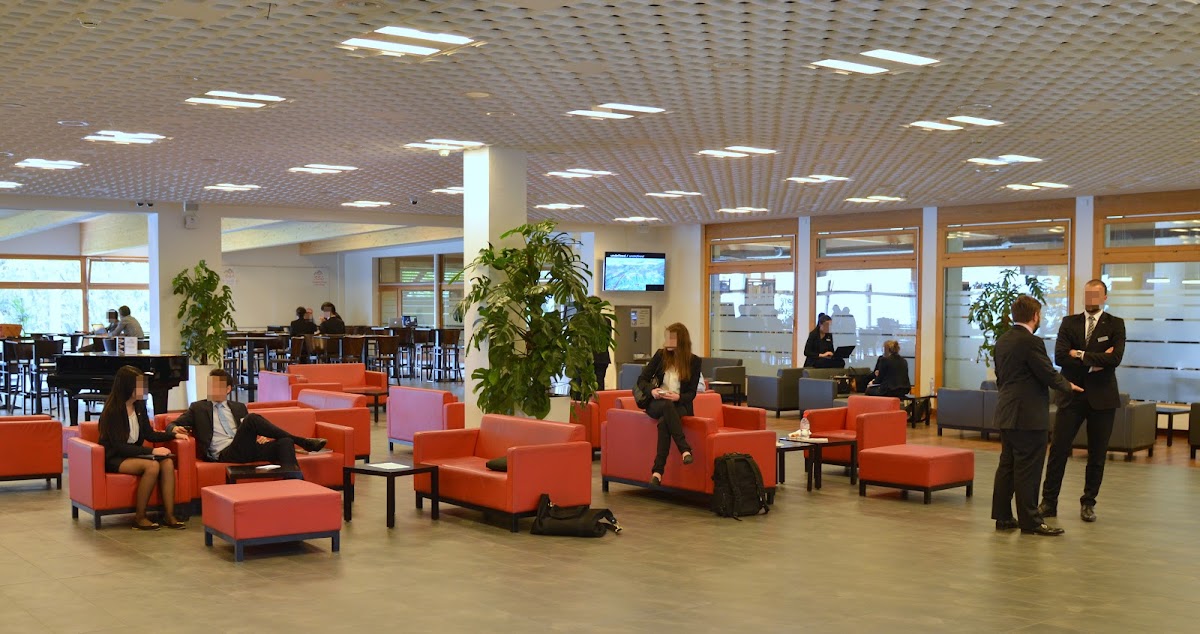 Les Roches Global Hospitality Education photo 5