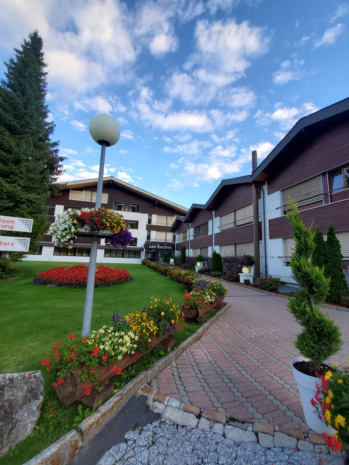 Les Roches Global Hospitality Education photo 8