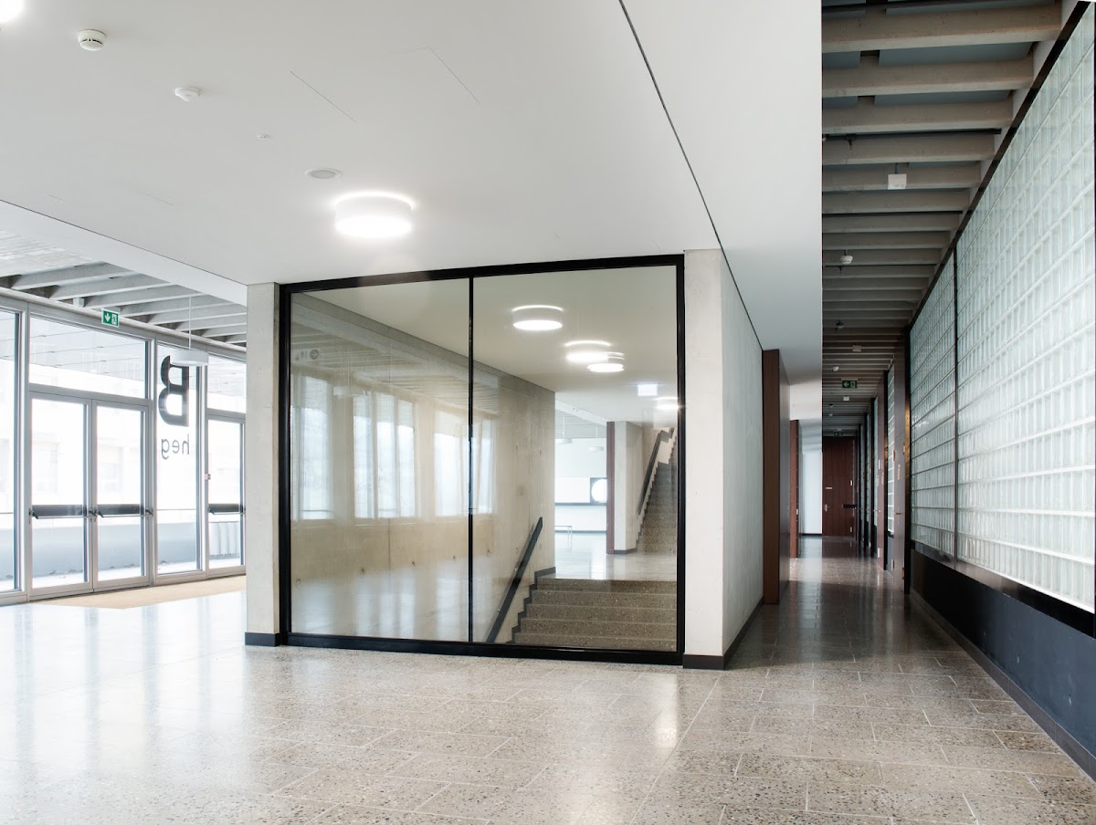 Haute école de gestion de Genève (HEG) photo 8