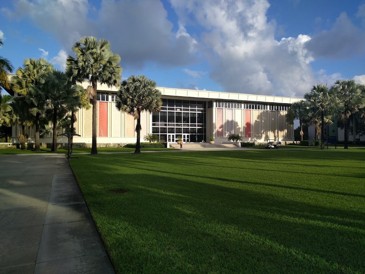 Florida Atlantic University photo 6