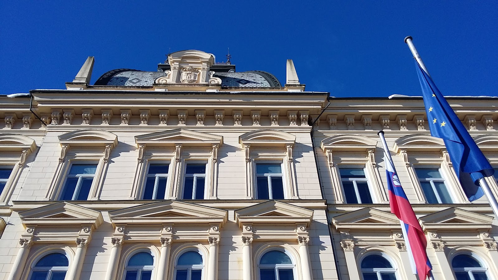 DOBA Business School