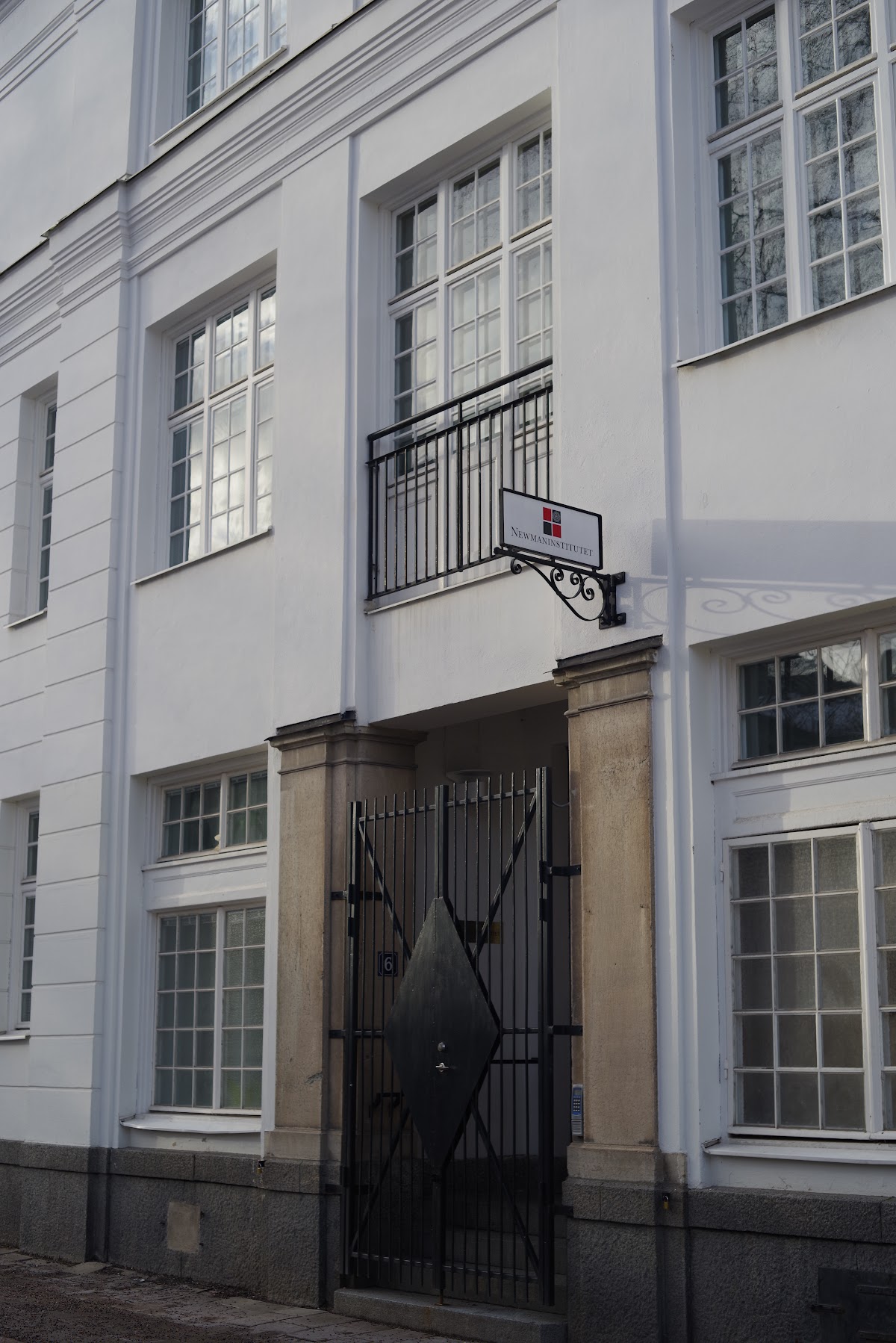 Newman Institute photo 4