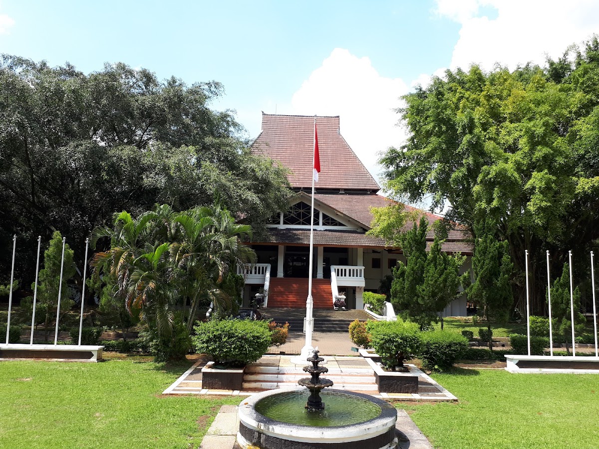 Diponegoro University photo 6