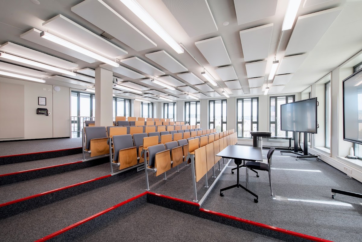 Swiss School of Business and Management photo 5