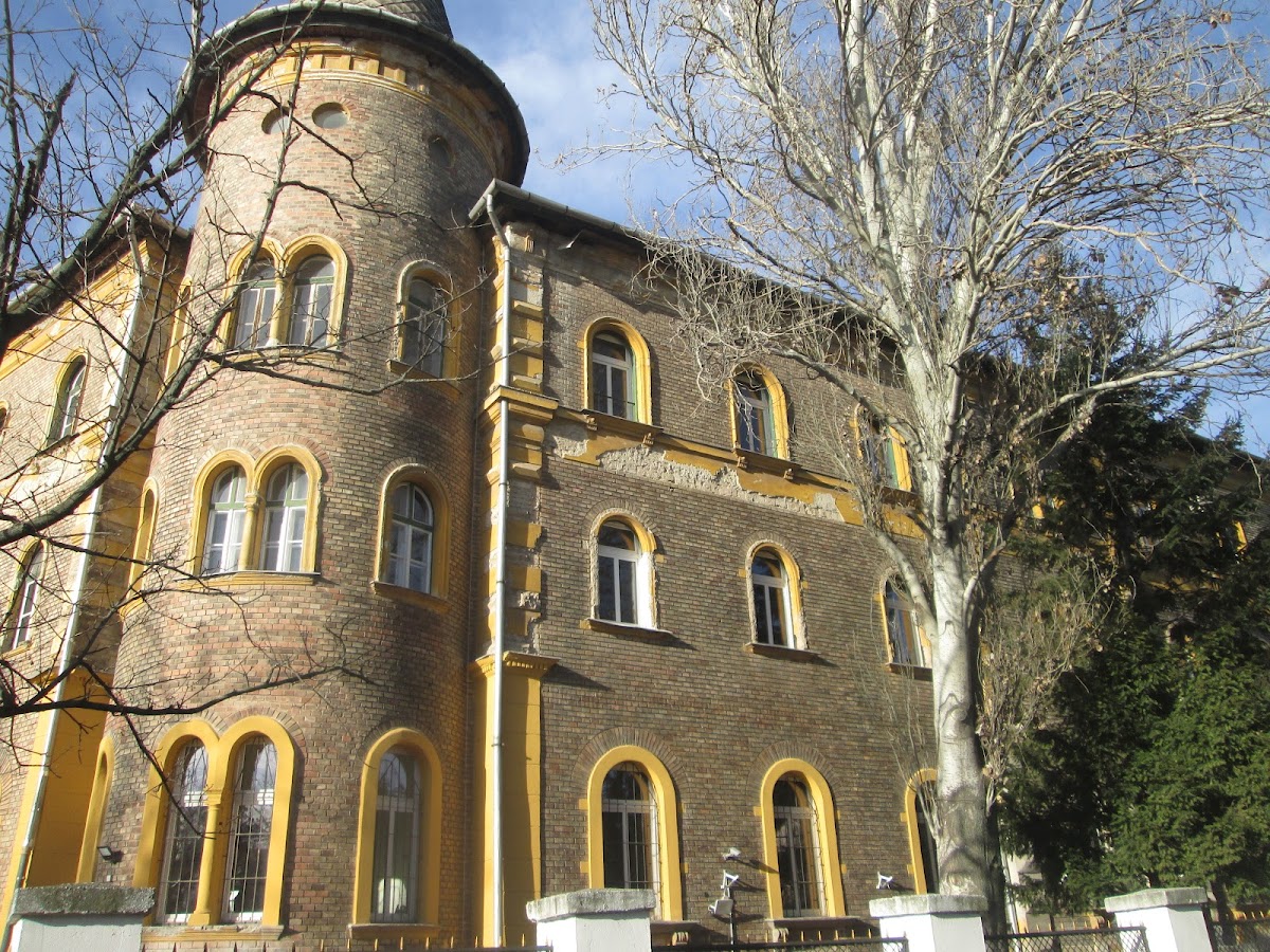 Avicenna International College photo 2