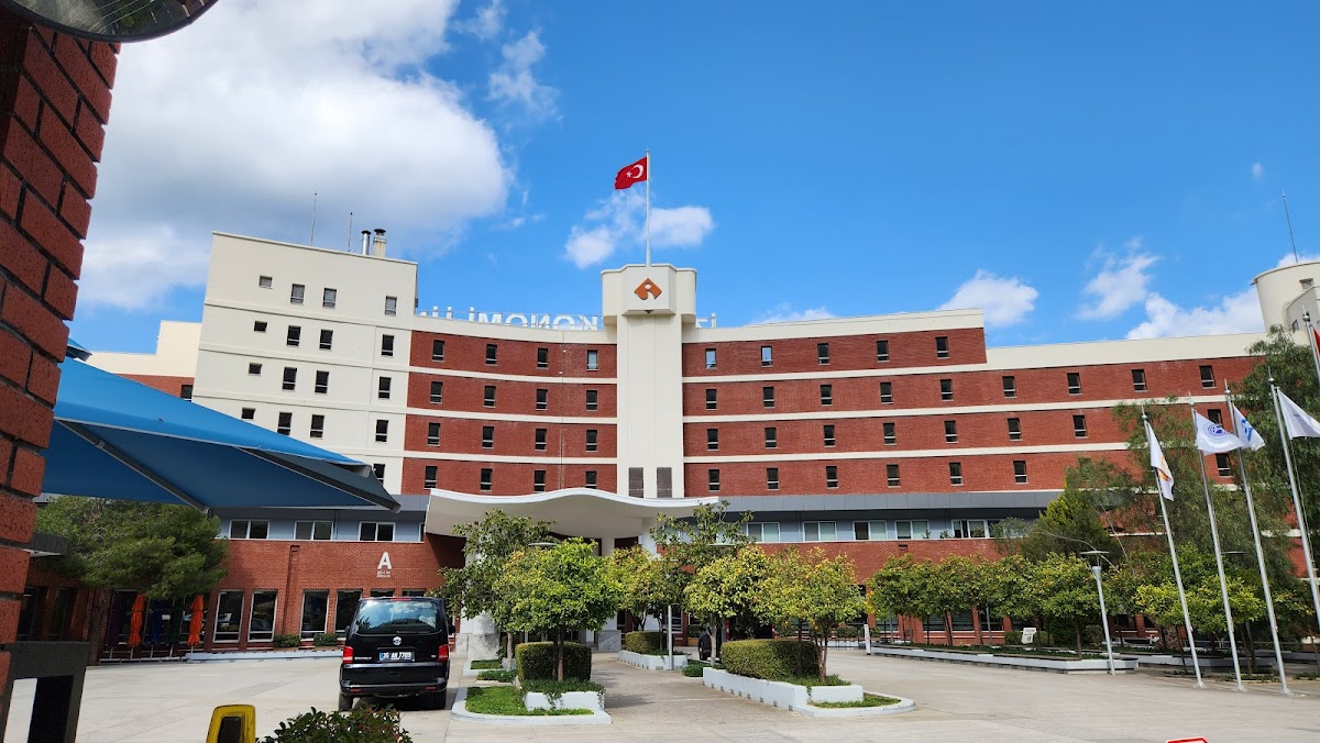 İzmir University of Economics photo 1