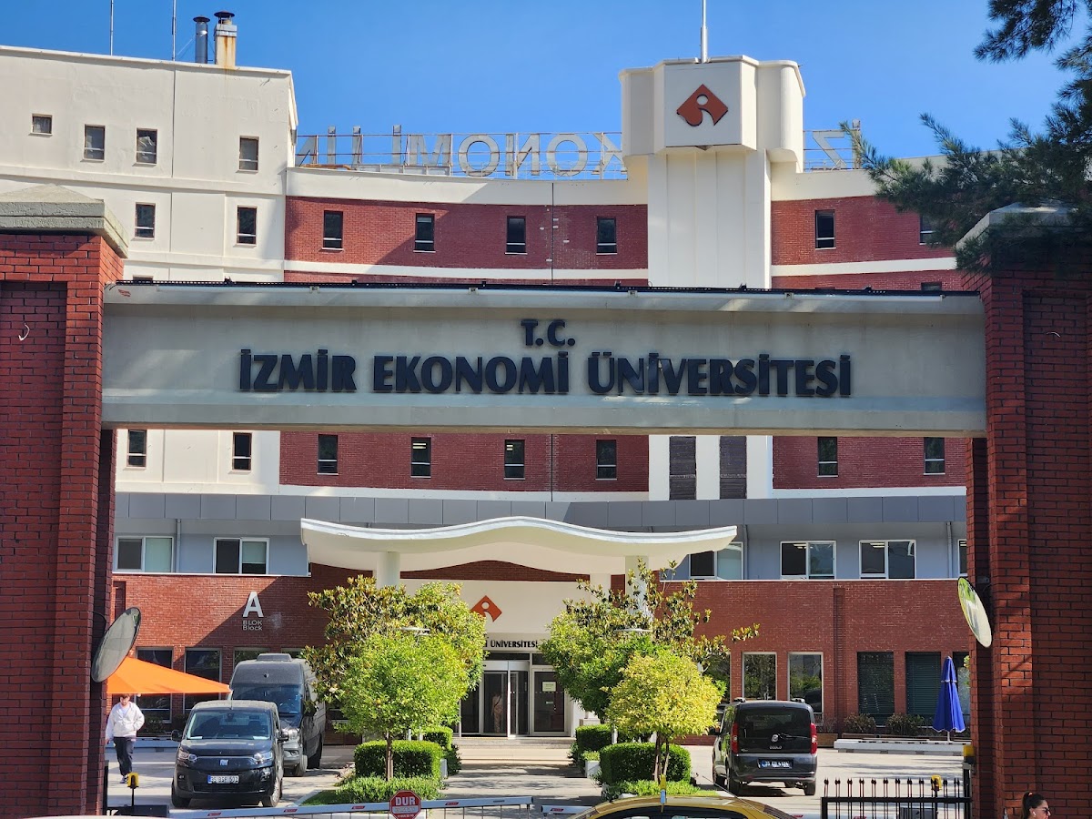 İzmir University of Economics photo 2