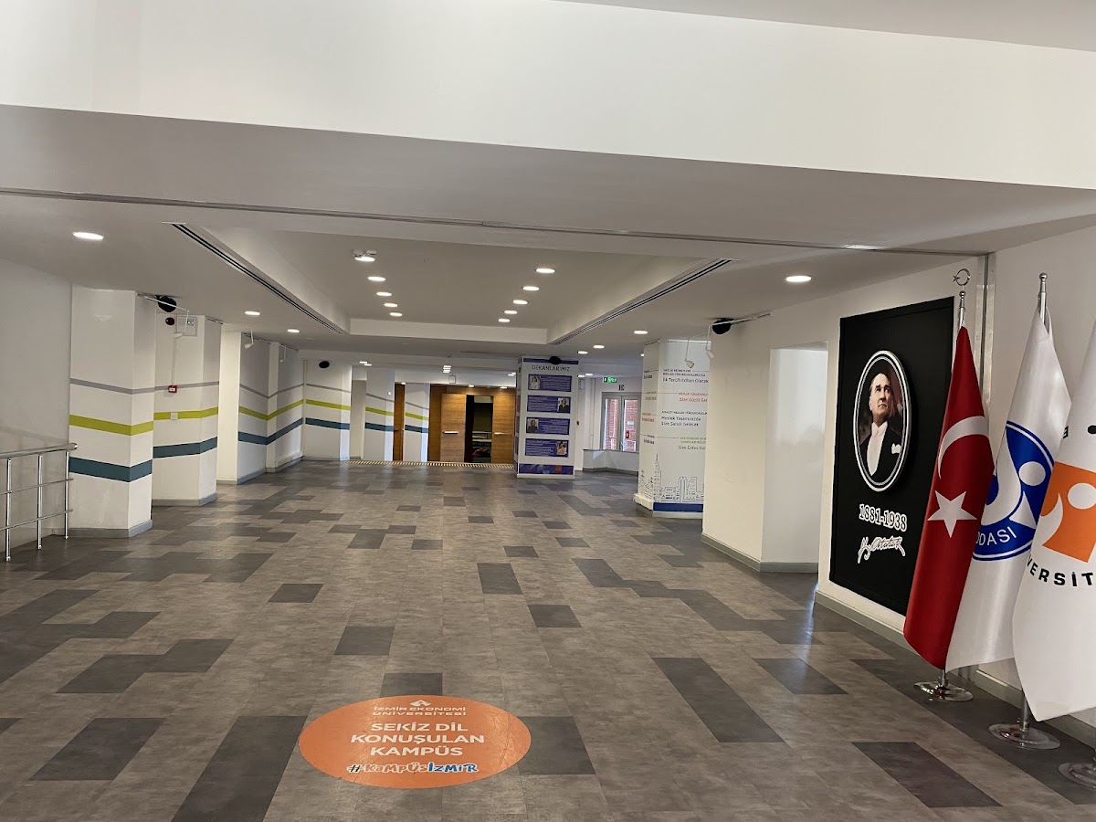 İzmir University of Economics photo 5
