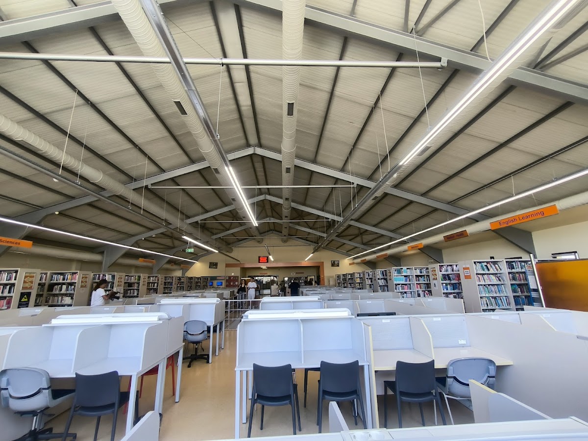 İzmir University of Economics photo 6