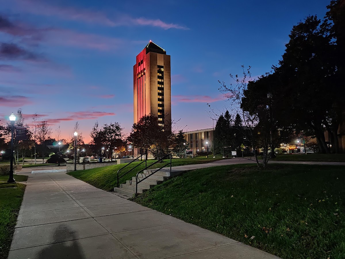 Northern Illinois University photo 4