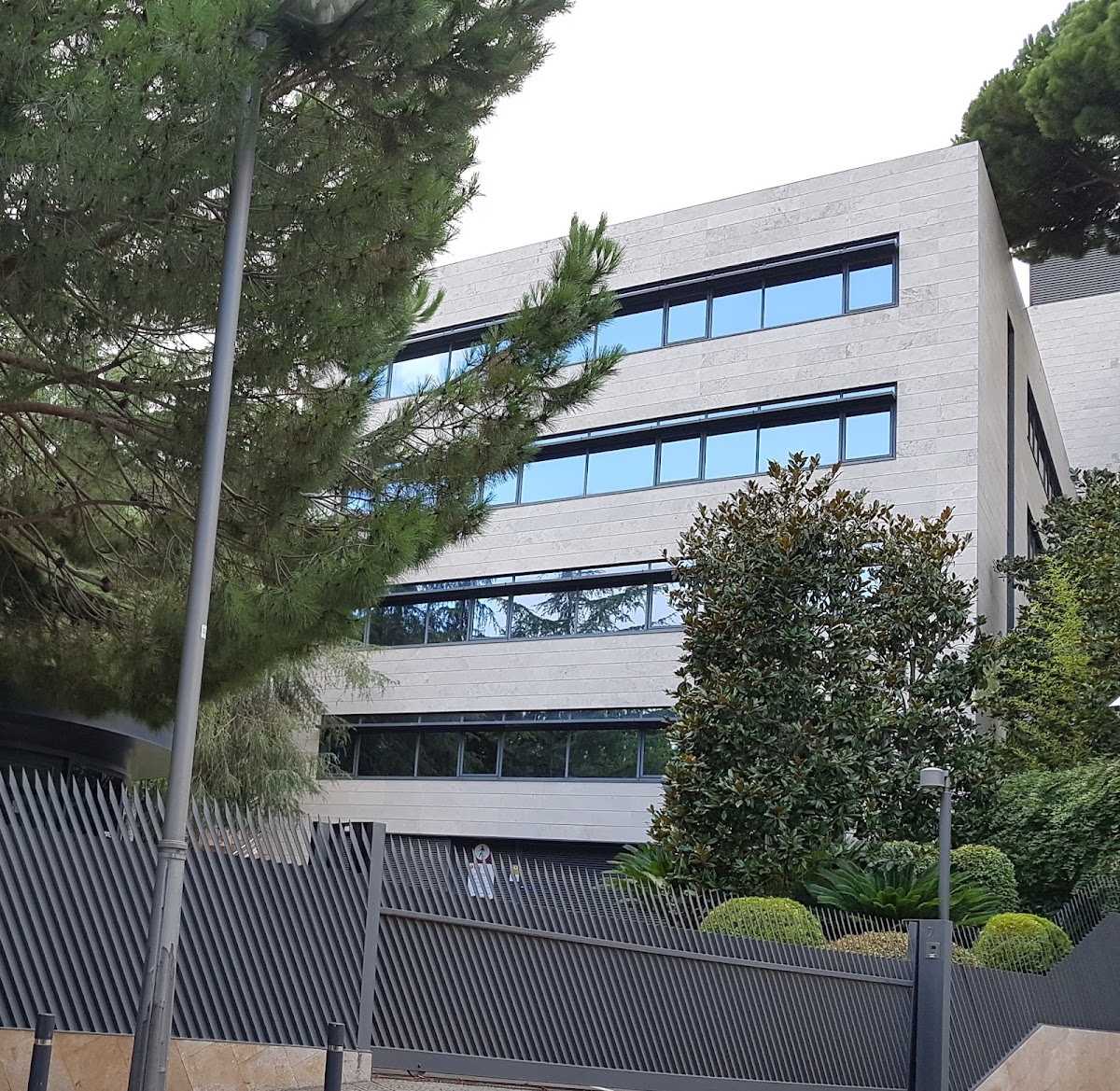 IESE Business School photo 8