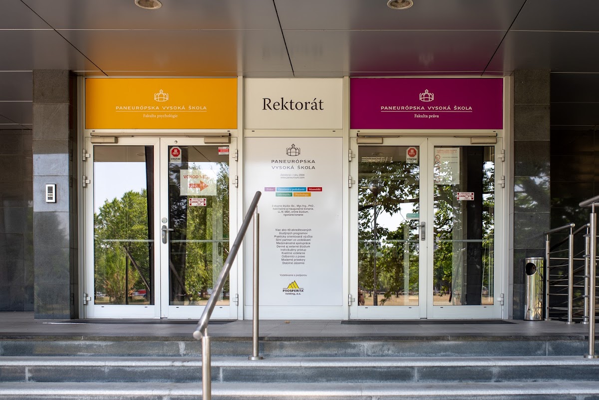 Pan-European University photo 3